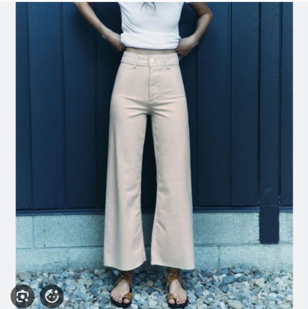Zara High-Rise Marine Straight Wide Leg Jeans. Size 28. In excellent condition!